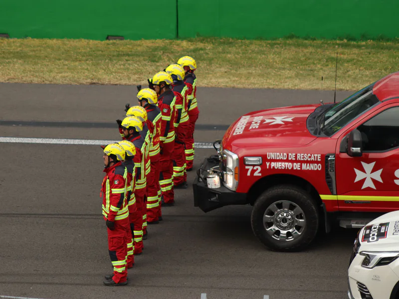 Emergency command equipment used to receive drone search cues and coordinate ground responders